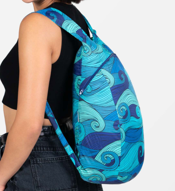 nanobag-daypack-blue-waves.png